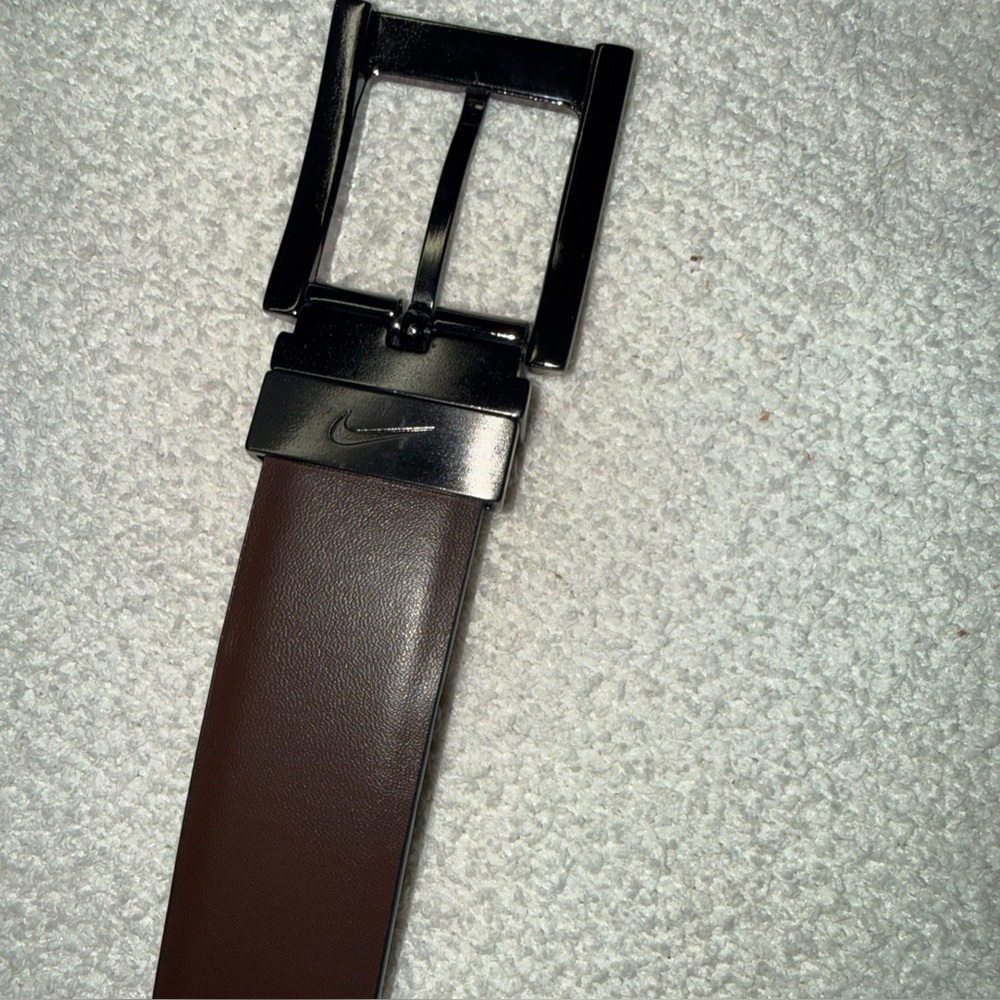 Nike Men’s 38 Synthetic Leather Belt Black/ Brown Silver Tone Buckle New
